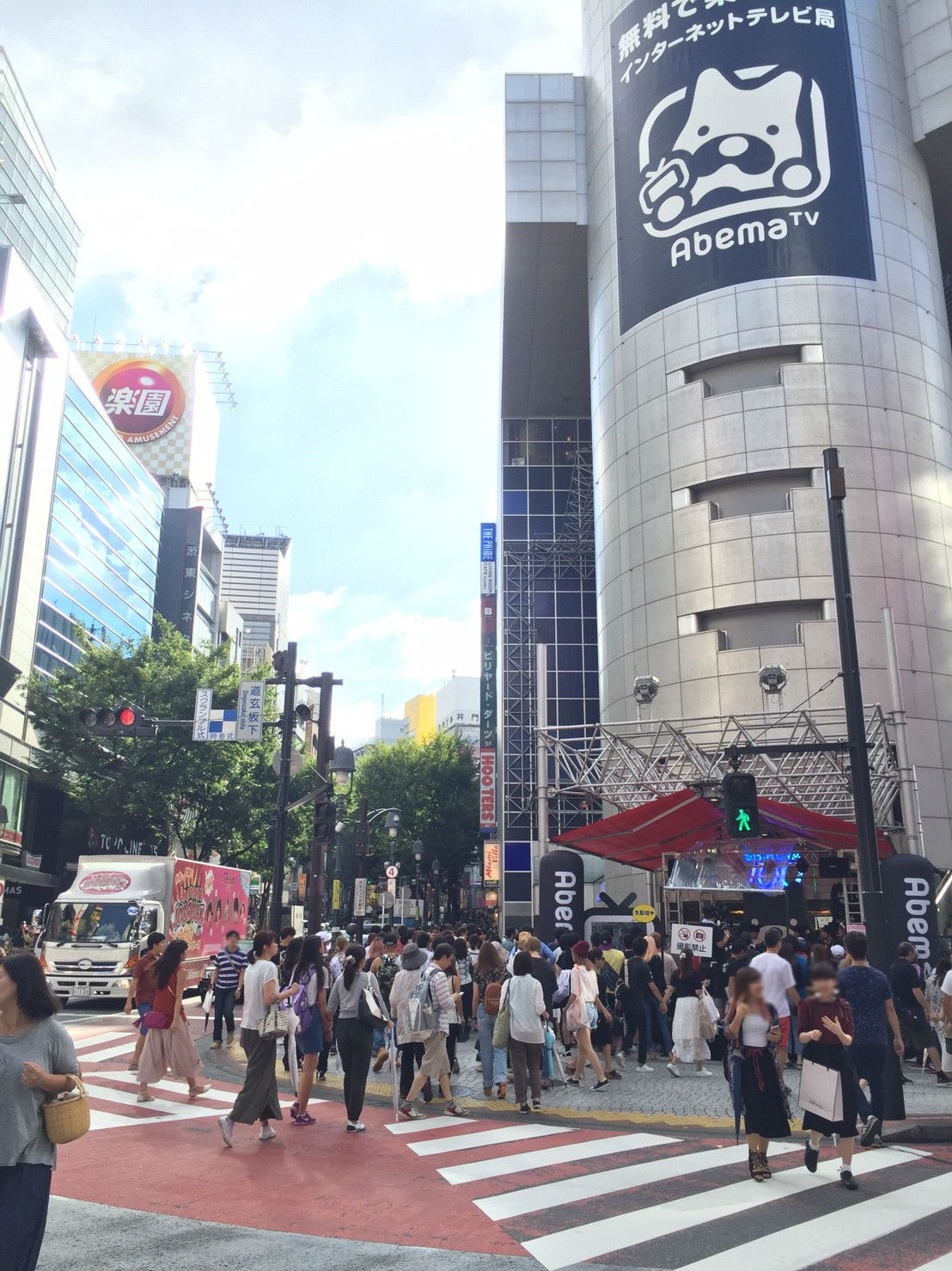 ベイビーレイズjapanが渋谷ジャック 渋谷のど真ん中で歌えて嬉しい アイドルプラネット Idol Planet